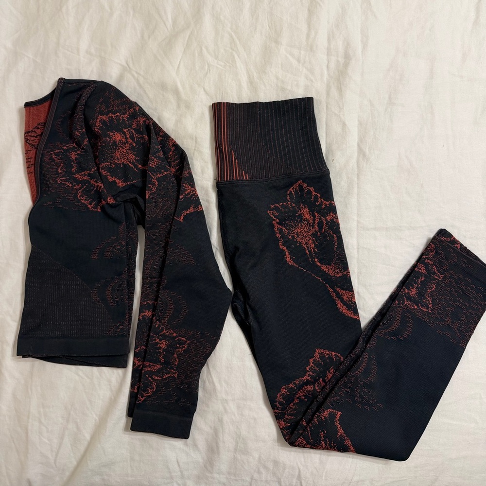 Seamless Black & pink free people set